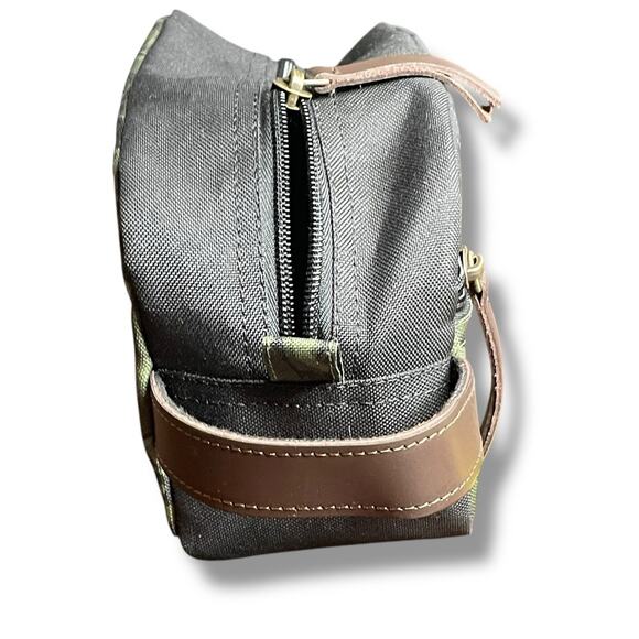 Timberland Core Canvas Travel Kit Toiletry Bag Groom Cosmetic Makeup Dopp Camo - Picture 10 of 12